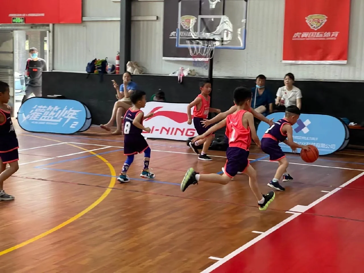 爱游戏下载-包含鹿岛鹿角冲击冠军，锋线磨合进入关键期的词条