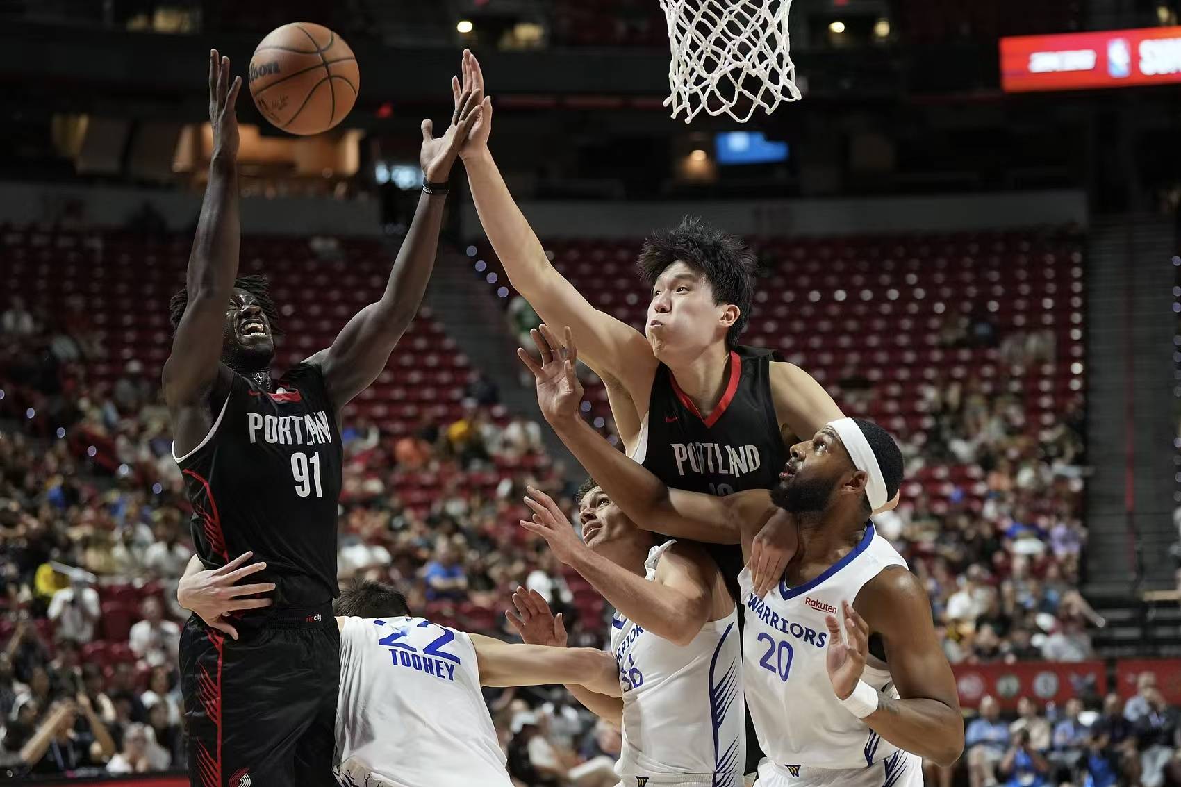 爱游戏娱乐-上海队成为本场最大亮点，全国篮球锦标赛瞬间破防，封盖的简单介绍