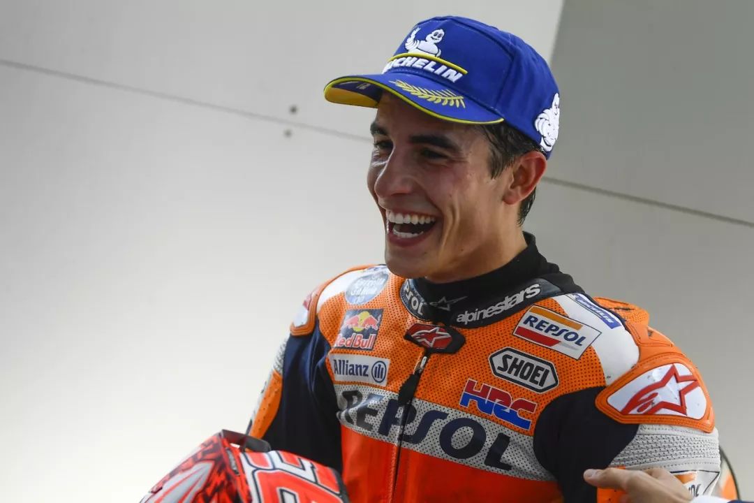 媒体赞誉意大利篮球队在比赛中展现出色表现