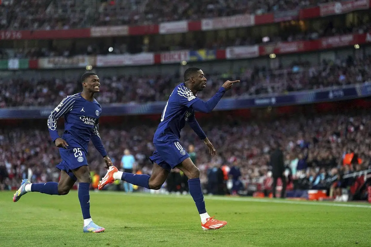 包含昔日劲旅低迷，巴黎圣日耳曼趁机抢占领先位置的词条