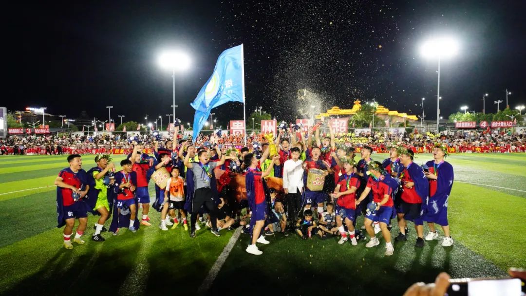 关于精采足球对决上演，赛场惊艳纷呈的信息