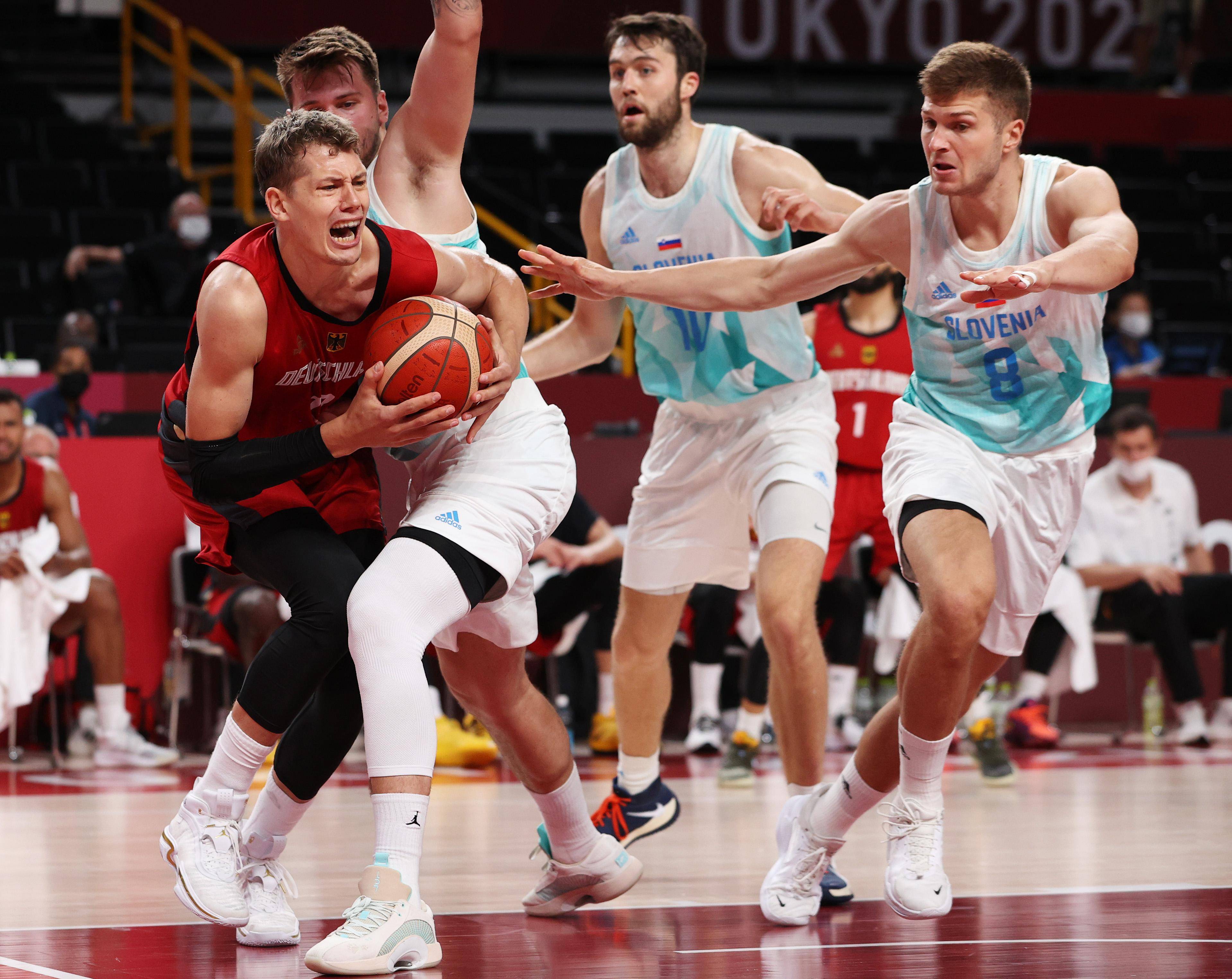 爱游戏亚洲官网-斯洛伐克队在欧洲预选赛中迈入四强