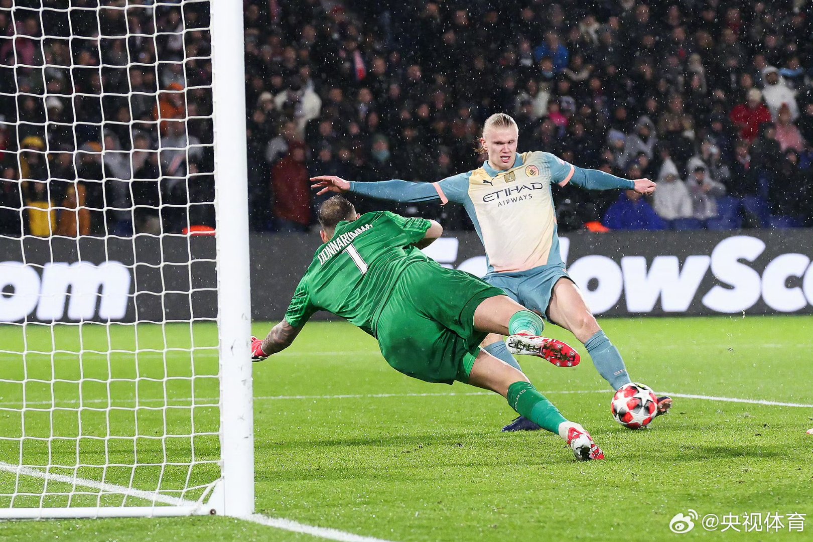 爱游戏下载-曼城遭遇惊险胜利，成功晋级半决赛