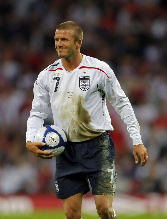 爱游戏官方登录入口-英格兰选手实力夺冠，登上金牌宝座