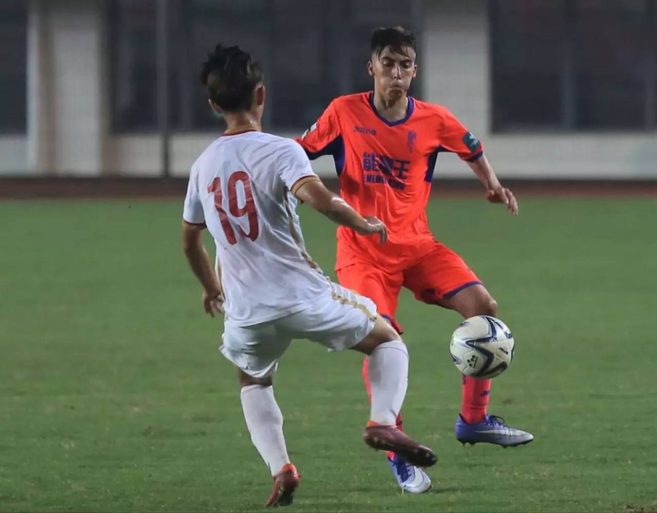 爱游戏馆-格拉纳达客场告负，球队遭遇反弹