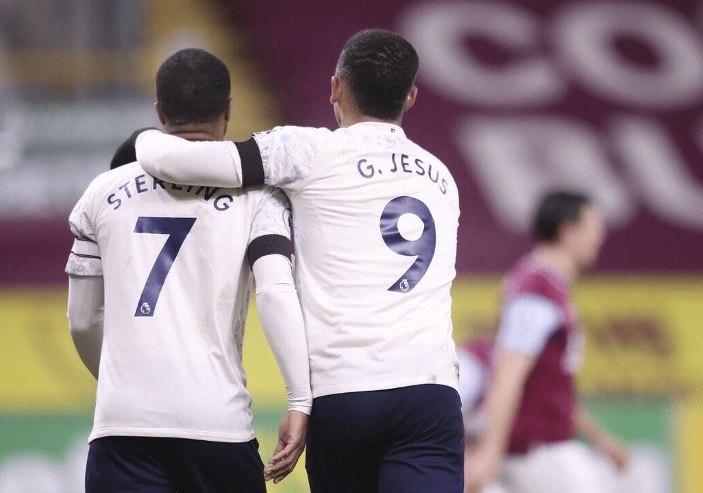 包含斯图加特在客场连胜三场，势不可挡的词条