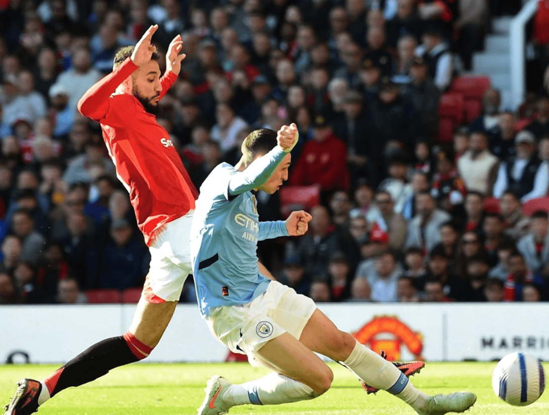 曼联客场逆转维拉，取得关键胜利的简单介绍