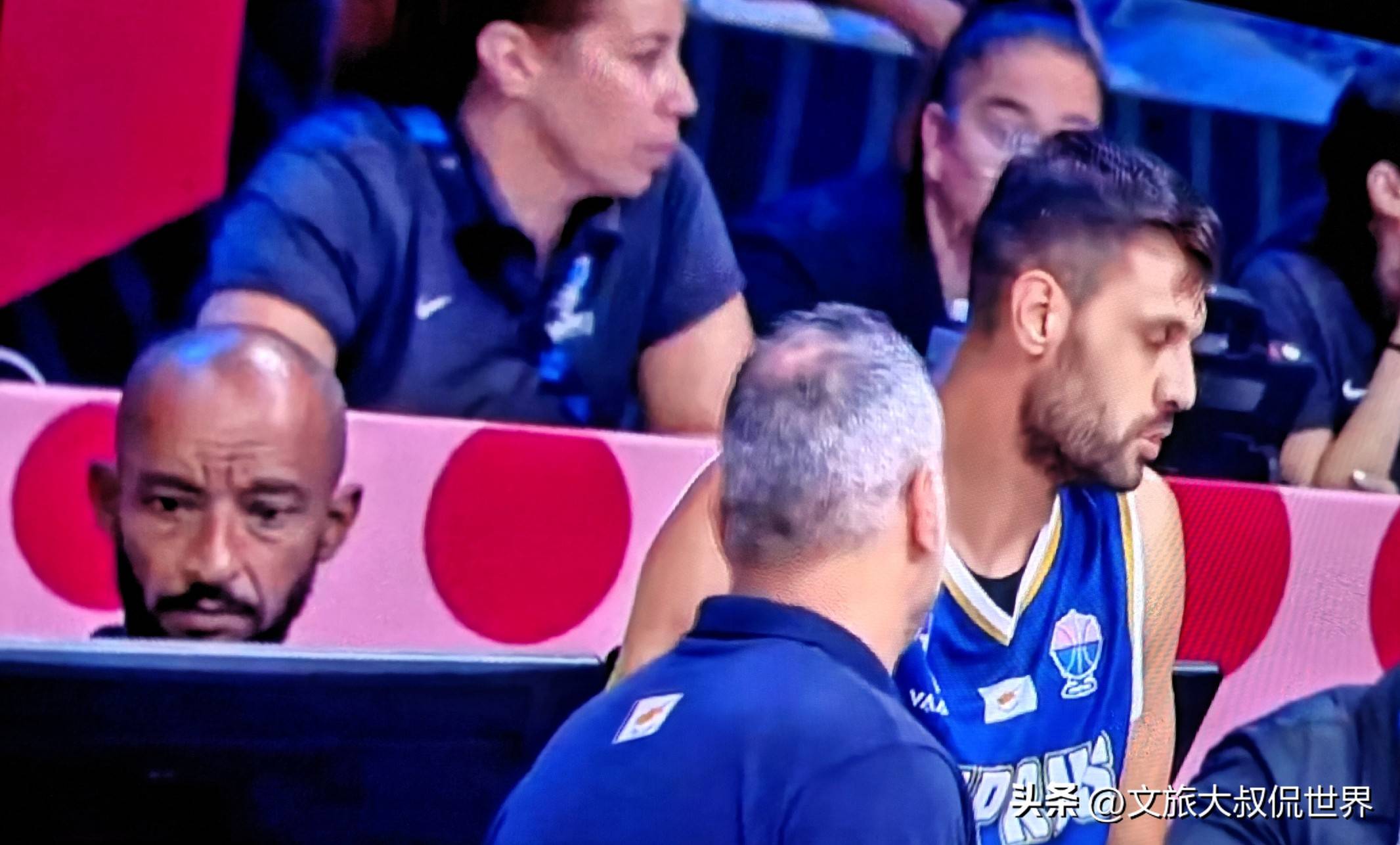 爱游戏官网登录网址-塞浦路斯队出局离开比赛赛场