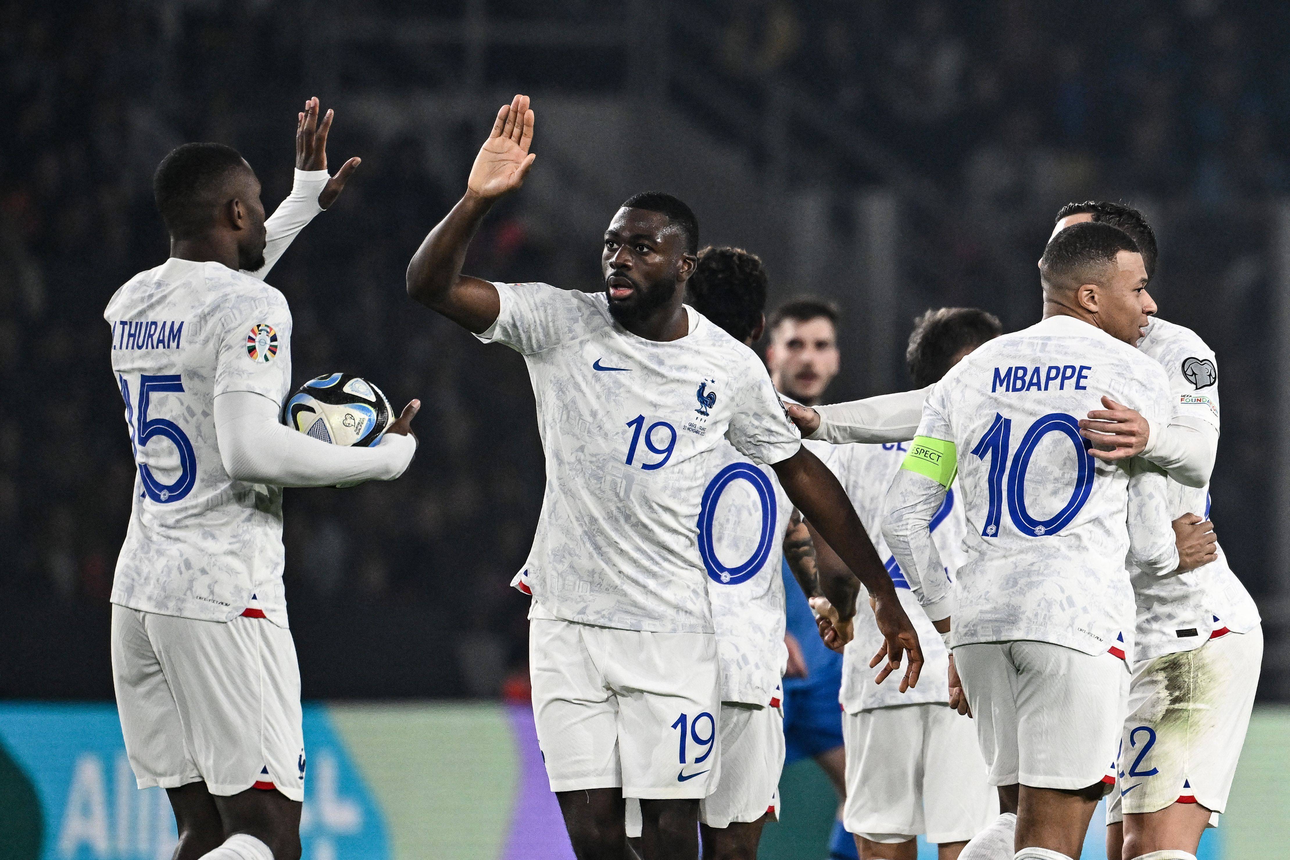 法国队在与匈牙利队的比赛中晋级欧锦赛