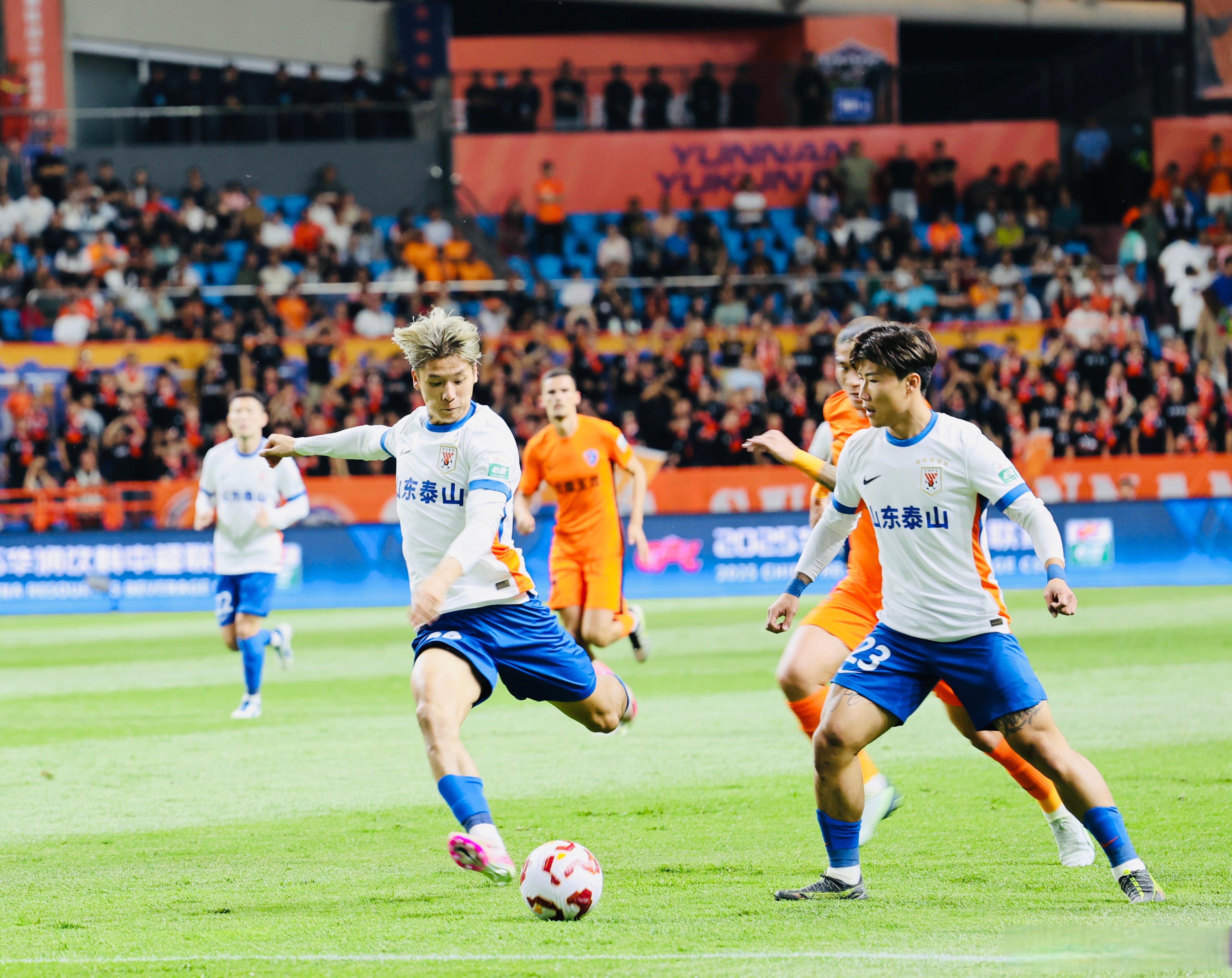 精彩纷呈的比赛令人目不暇接