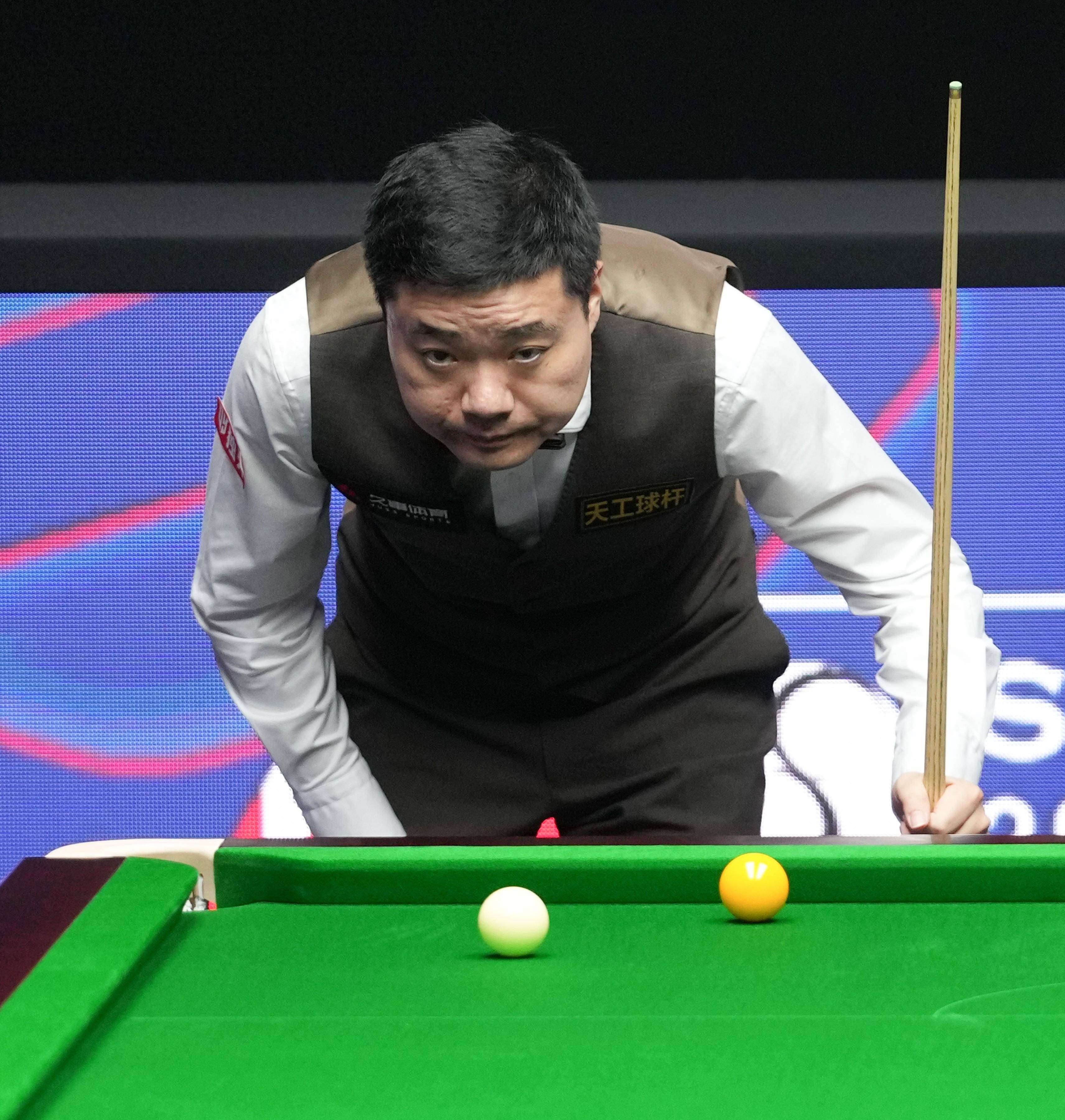 包含强队轻松取胜！主教练高呼士气大涨表现稳健的词条