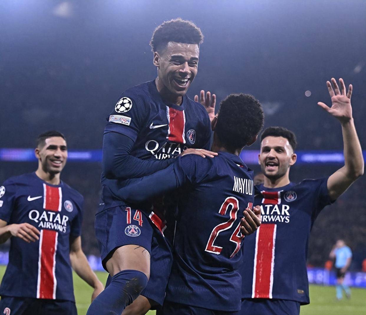 曼城被罚款3000万欧元，被取消欧冠两个赛季参赛资格