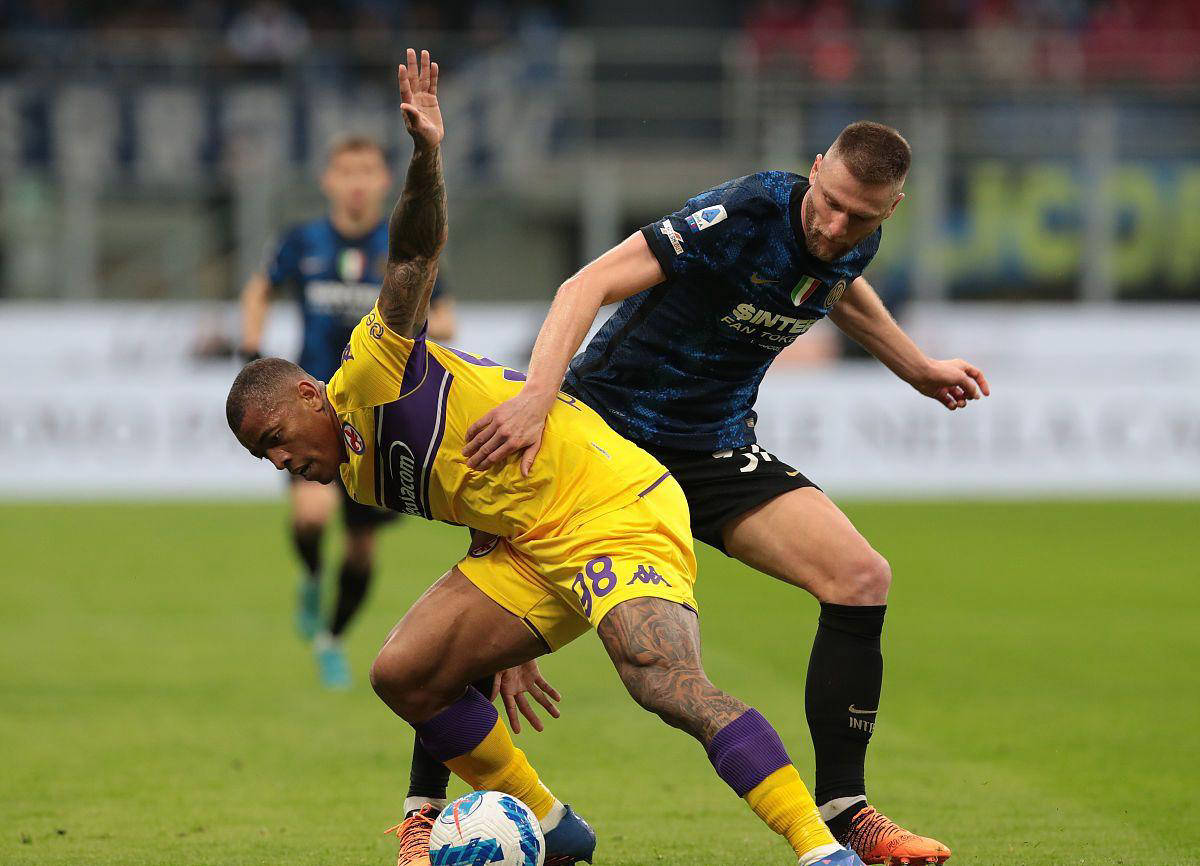 佛罗伦萨在客场险胜，保持赛季不败纪录